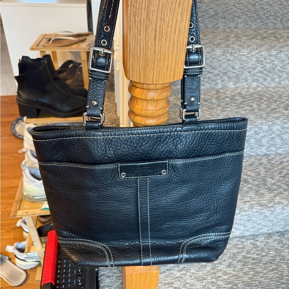 PEBBLE LEATHER COACH BAG